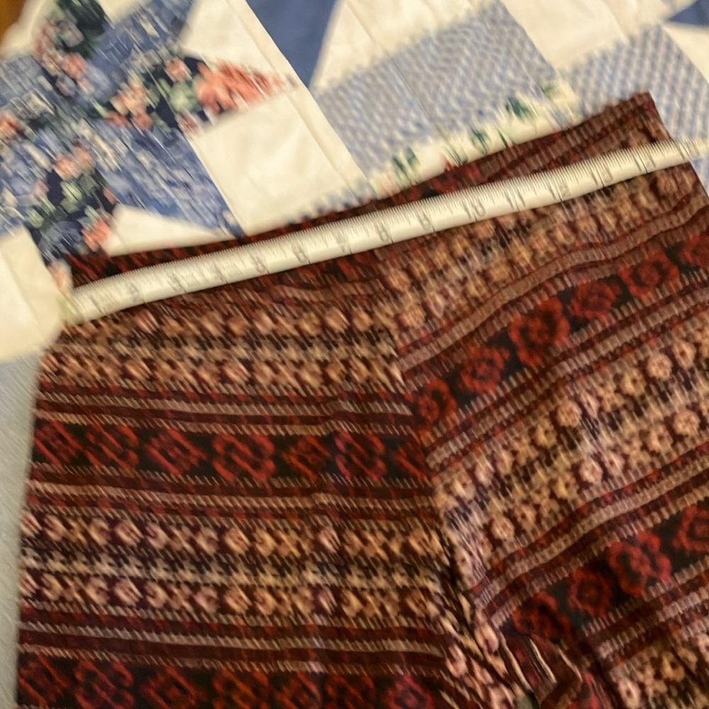 ⭐️ 5/$20 ⭐️ 
French Laundry Multicolor Patterned Leggings - Picture 3 of 4